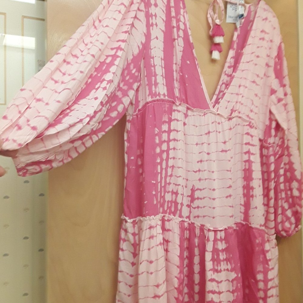 Pink tie die tiered V Neck dress M New Tags Beach